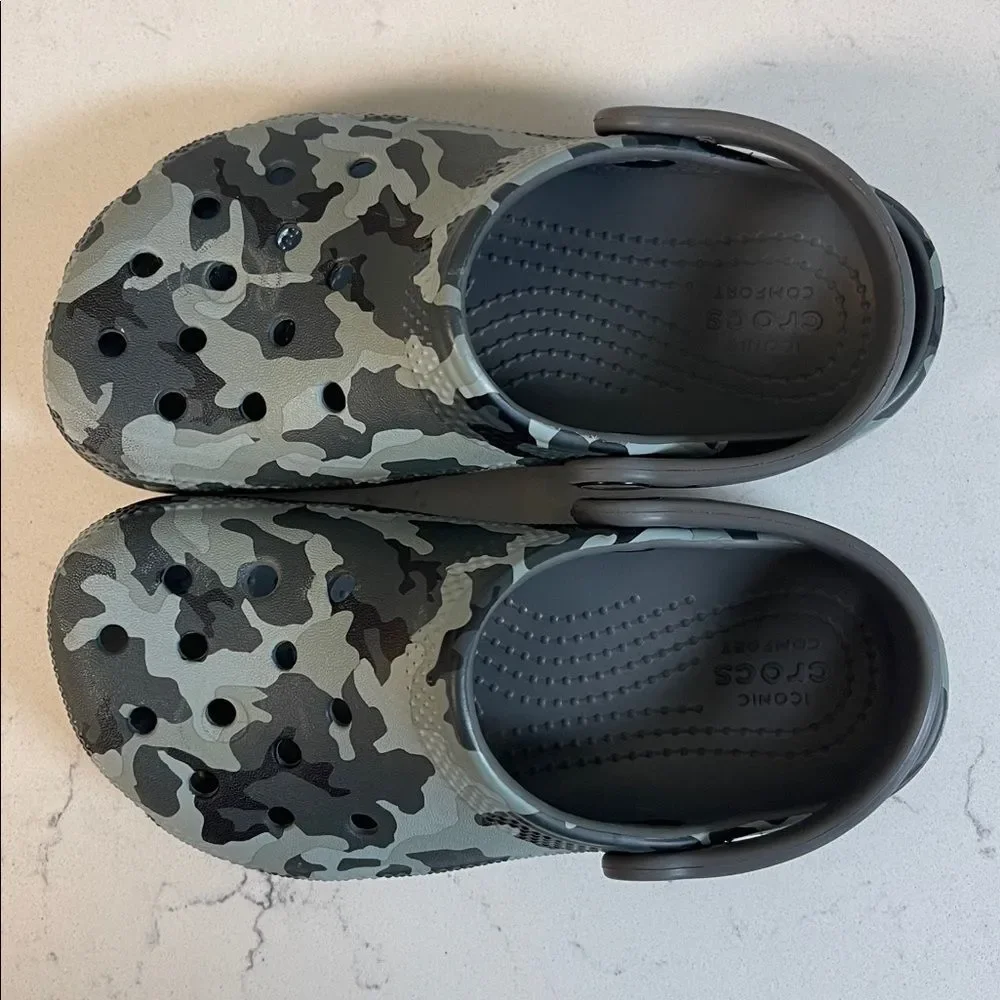 CROCS brand style